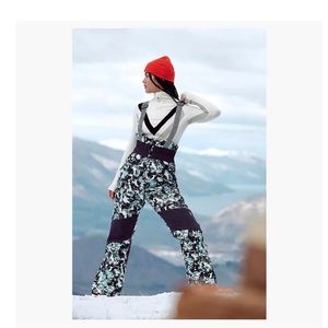 NWOT FREE PEOPLE ALL PREPPED BIBS